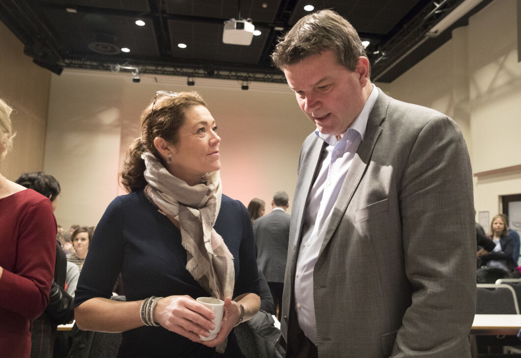Kristin Skogen Lund, NHO-leder, og Hans-Christian Gabrielsen, LO-leder Under et møte om globalt arbeidsliv på Folkets hus i Oslo tirsdag. Foto: Terje Bendiksby / NTB scanpix Kristin Skogen Lund, NHO-leder, og Hans-Christian Gabrielsen, LO-leder Under et møte om globalt arbeidsliv på Folkets hus i Oslo tirsdag. Foto: Terje Bendiksby / NTB scanpix