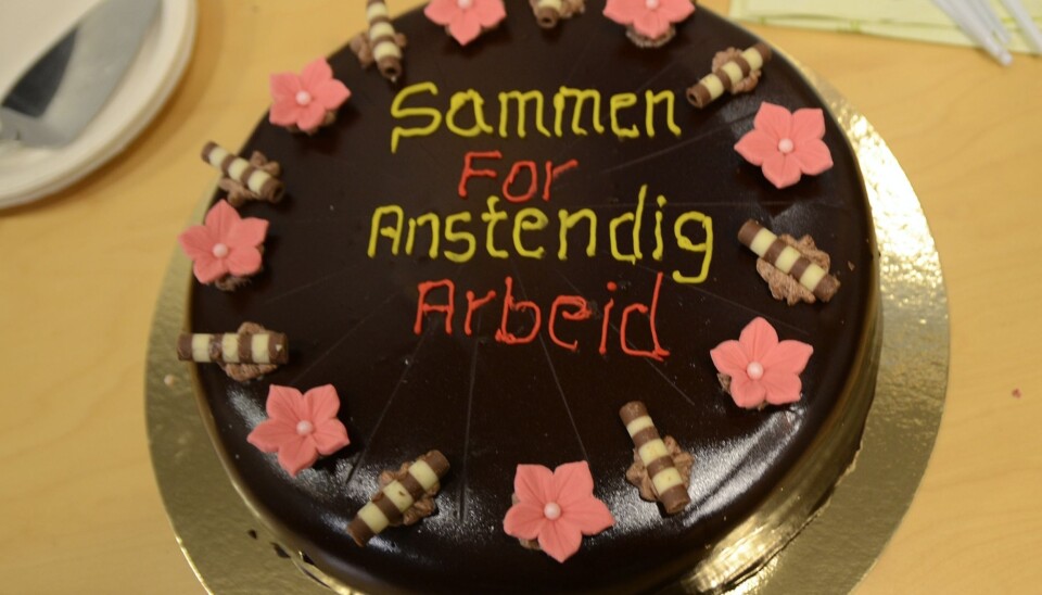 Kaka som ble fortært i Fellesforbundets lokaler 29. mai, med Jonas Gahr Støre og Knut Arild Hareide som hedersgjester. Foto: Torgny Hasås