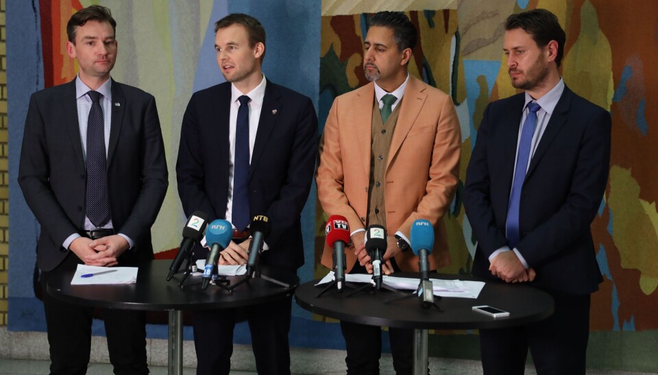 Høyre, FrP, Venstre og KrF ble i sitt budsjettforlik enige om å øke skatten på høye inntekter. Det er imidlertid ikke sikkert det vil bidra til å utjevne inntektsforskjeller i samfunnet, i følge artikkelforfatteren. Fra venstre ser vi 'budsjettkameratene' Henrik Asheim (H) Kjell Ingolf Ropstad (KrF), Abid Raja (V) og Helge Andre Njåstad (FrP). Foto: Ørn Borgen / NTB scanpix